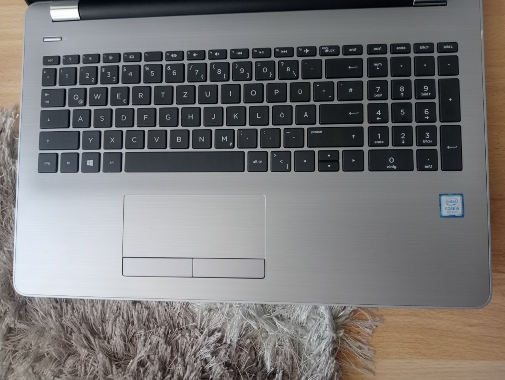 predám Hp 250 g6 / Intel core i5 / 16gb ram / 500gb ssd - 4
