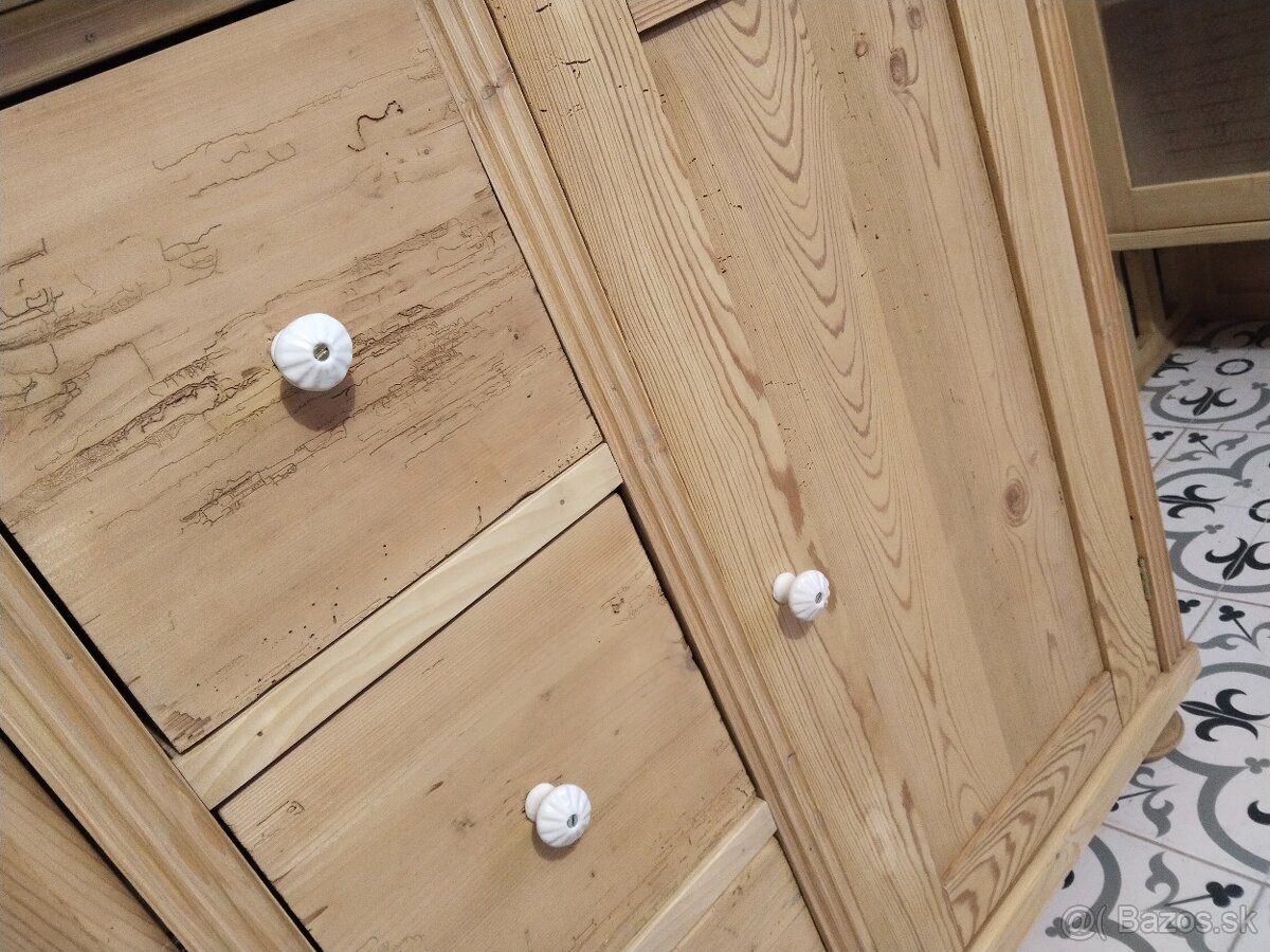 Stará skříňka, komoda po renovaci - 4