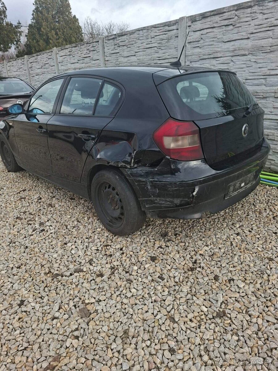 BMW E87 2.0 nafta - 4