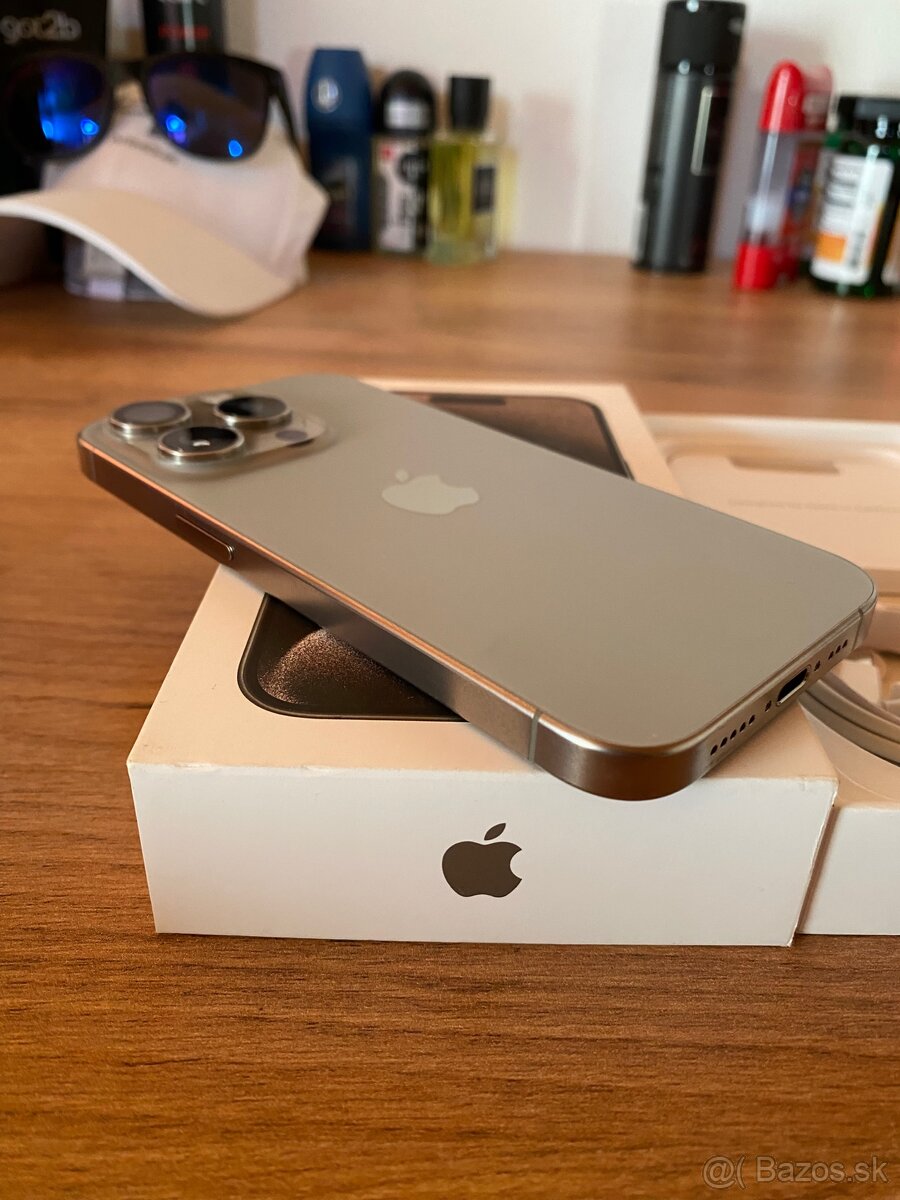 iPhone 15 Pro, batéria 100% - 4