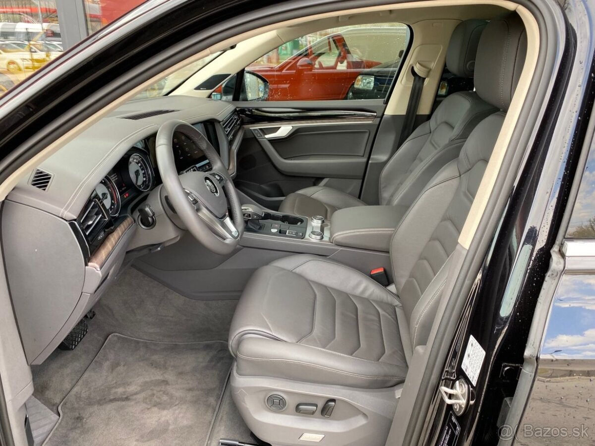 Volkswagen Touareg 3,0 TDI V6 210kW 4Motion DSG - 4