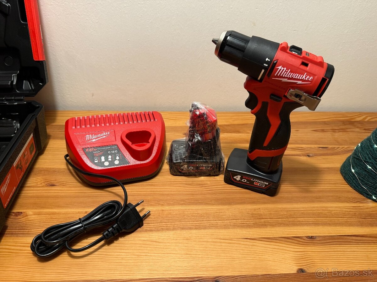 Akumulátorová príklepová vŕtačka Milwaukee M12 BLPDRC-402C - 4