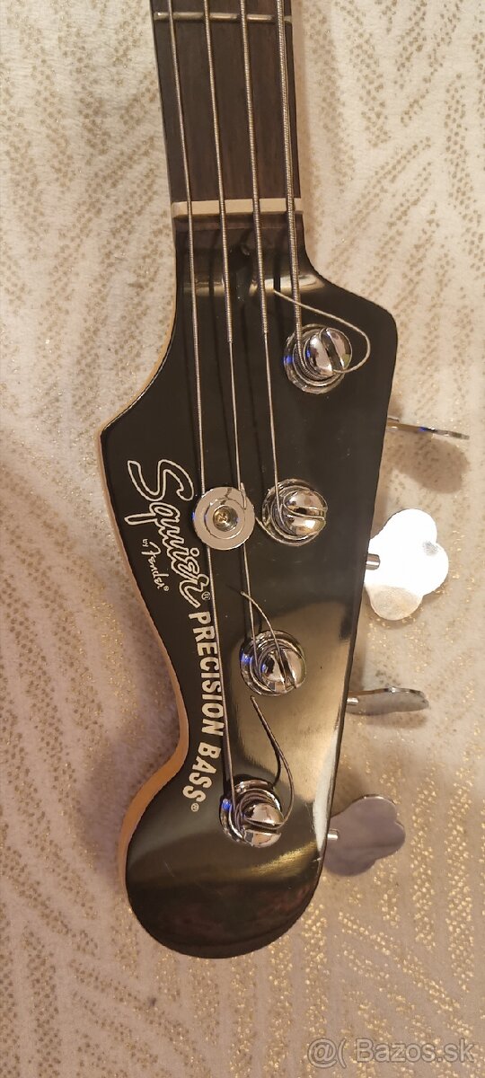 Squier precision bass - 4