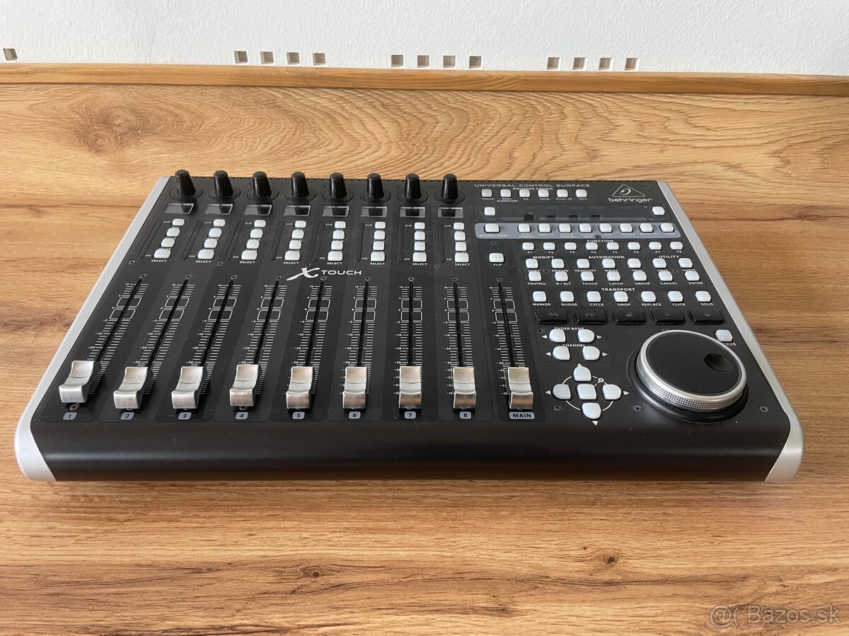 Behringer X-Touch - kontrolér - 4