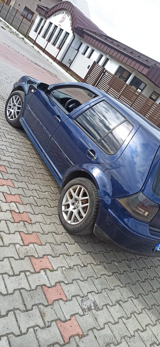 Golf 4 - 4