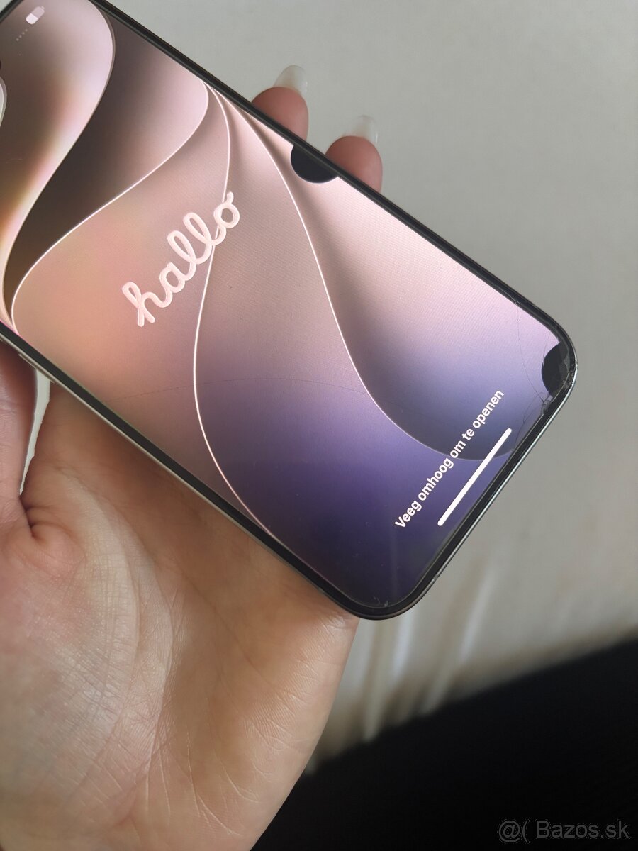 Apple iPhone 15 Pro - 4