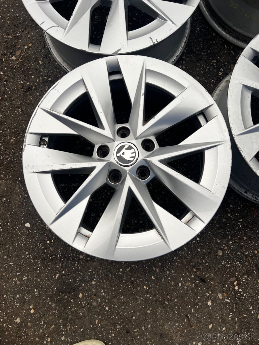 Octavia 4 R17 - 4