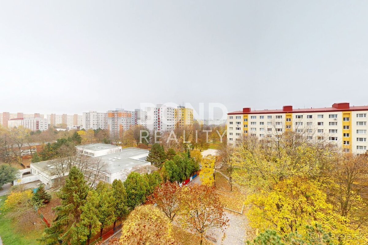 PRIPRAVUJEME, priestranný 4-izbový byt s lodžiou na začiatku - 4