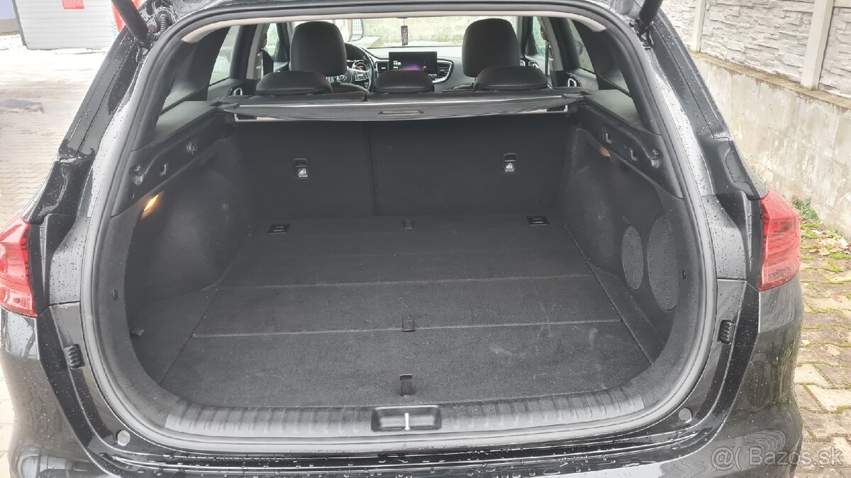 KIA ceed III SW MY 2022 Platinum + - 4