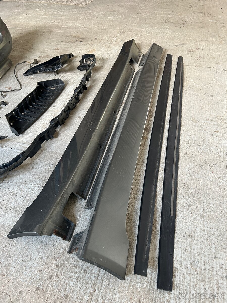BMW E61 zadný nárazník komplet, prahy, podprahové lišty - 4
