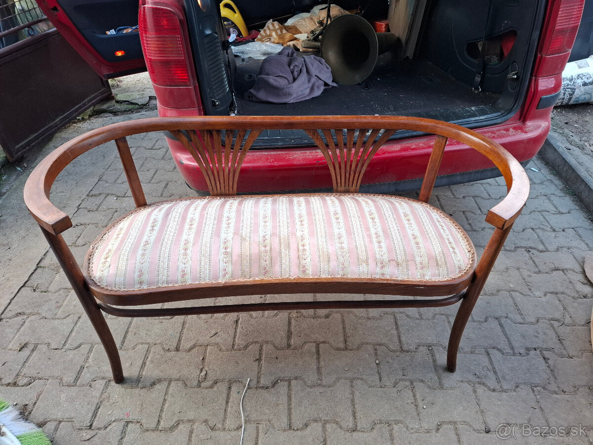 Predám starožitnú sofu THONET - 4