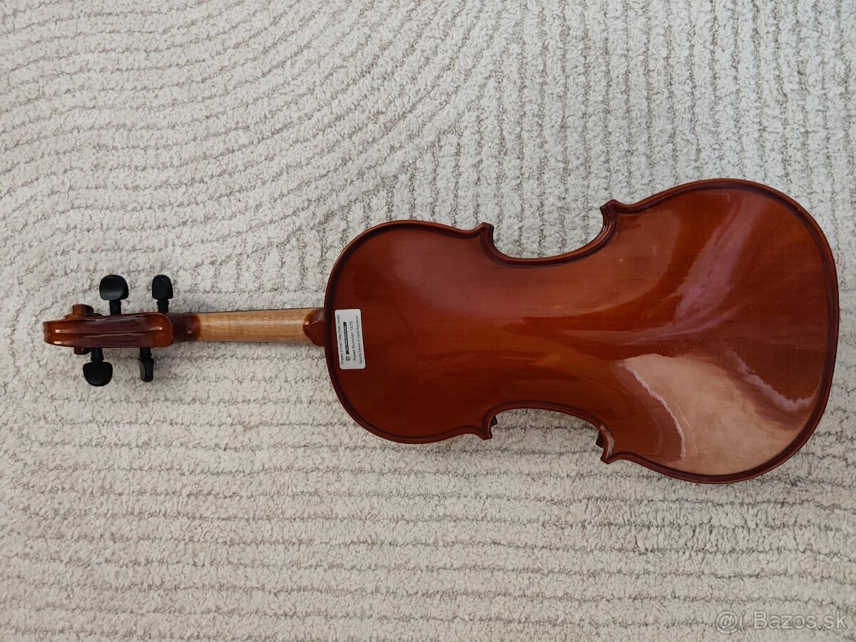 Predám celé 4/4 husle s púzdrom. - 4
