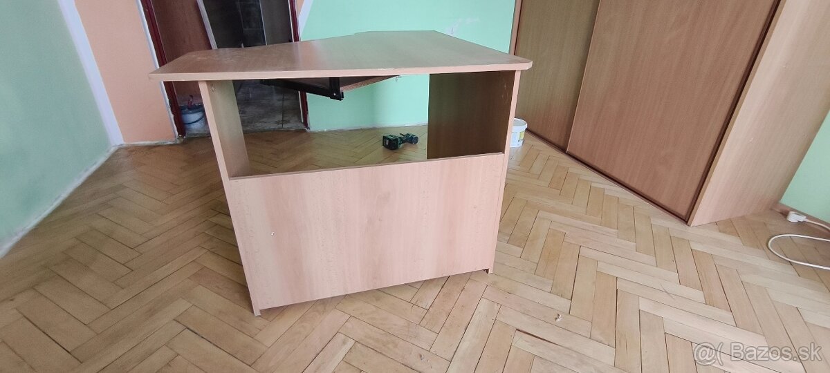 Predám lacno rohový písací stolík - 4