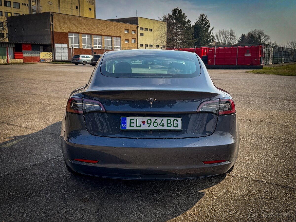 Tesla model 3 na prenájom - 4