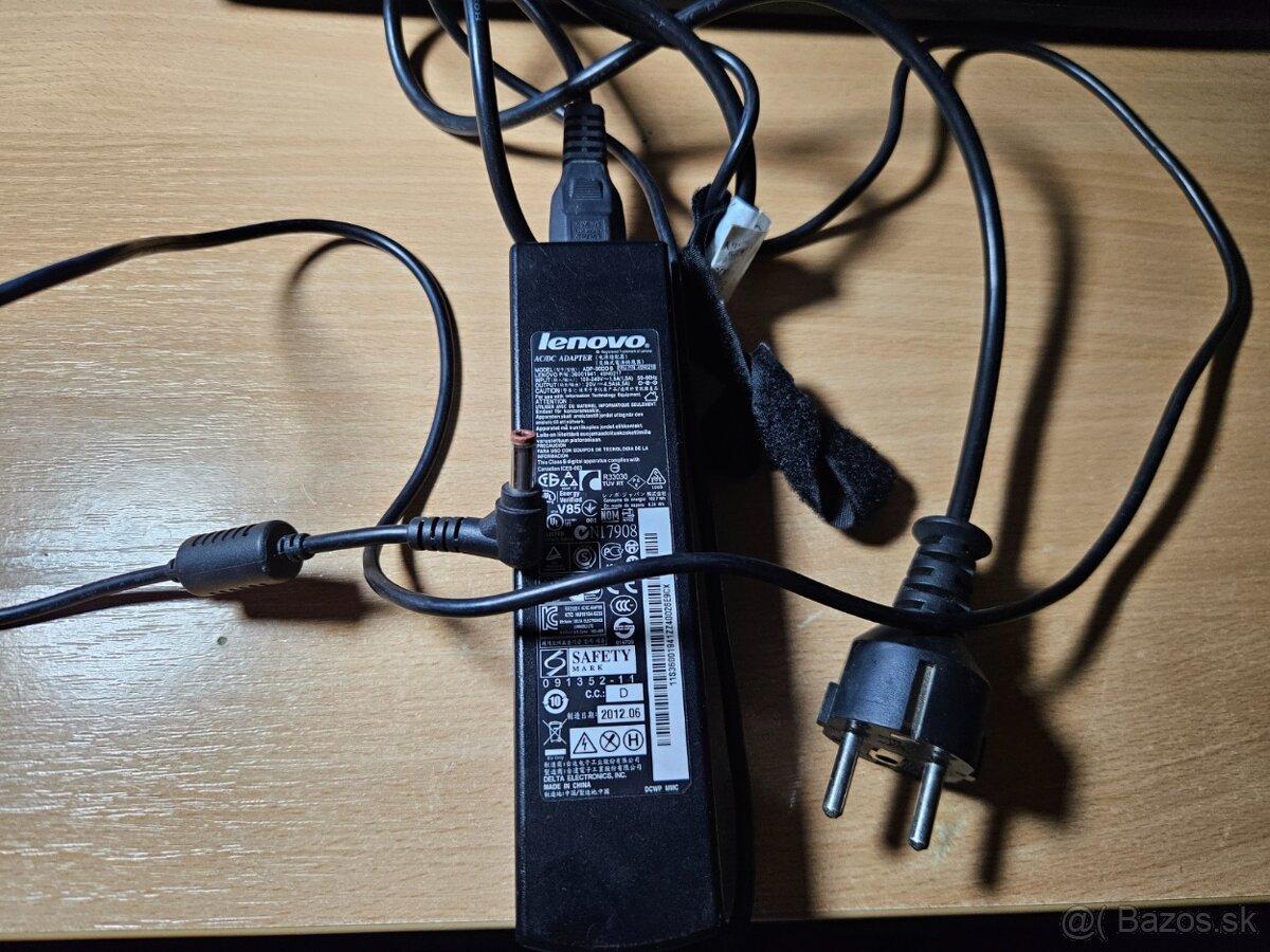 Rôzne nabíjačky na notebooky - 4