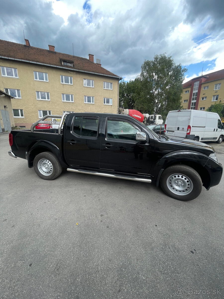 Nissan Navara 2,5 D 4x4 - 4