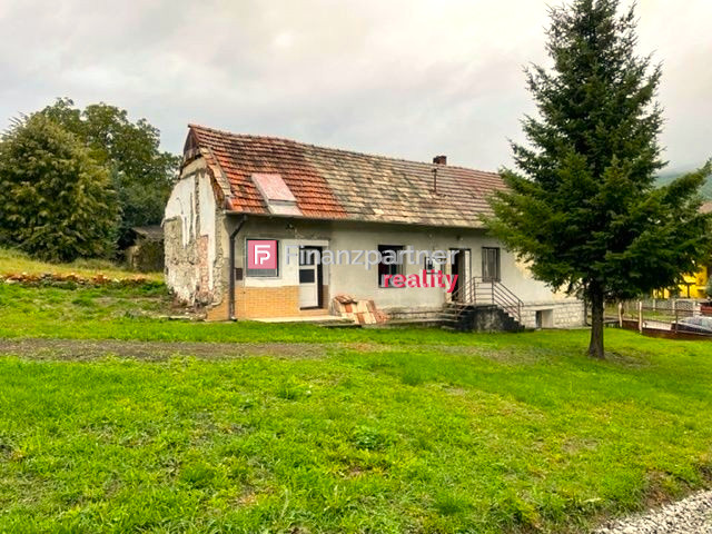 Pozemky so starším rodinným domom v starej časti Fintic (F28 - 4