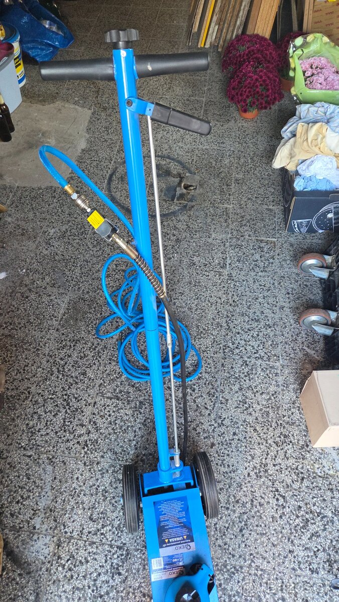 Predám hydraulický zdvihák - 4