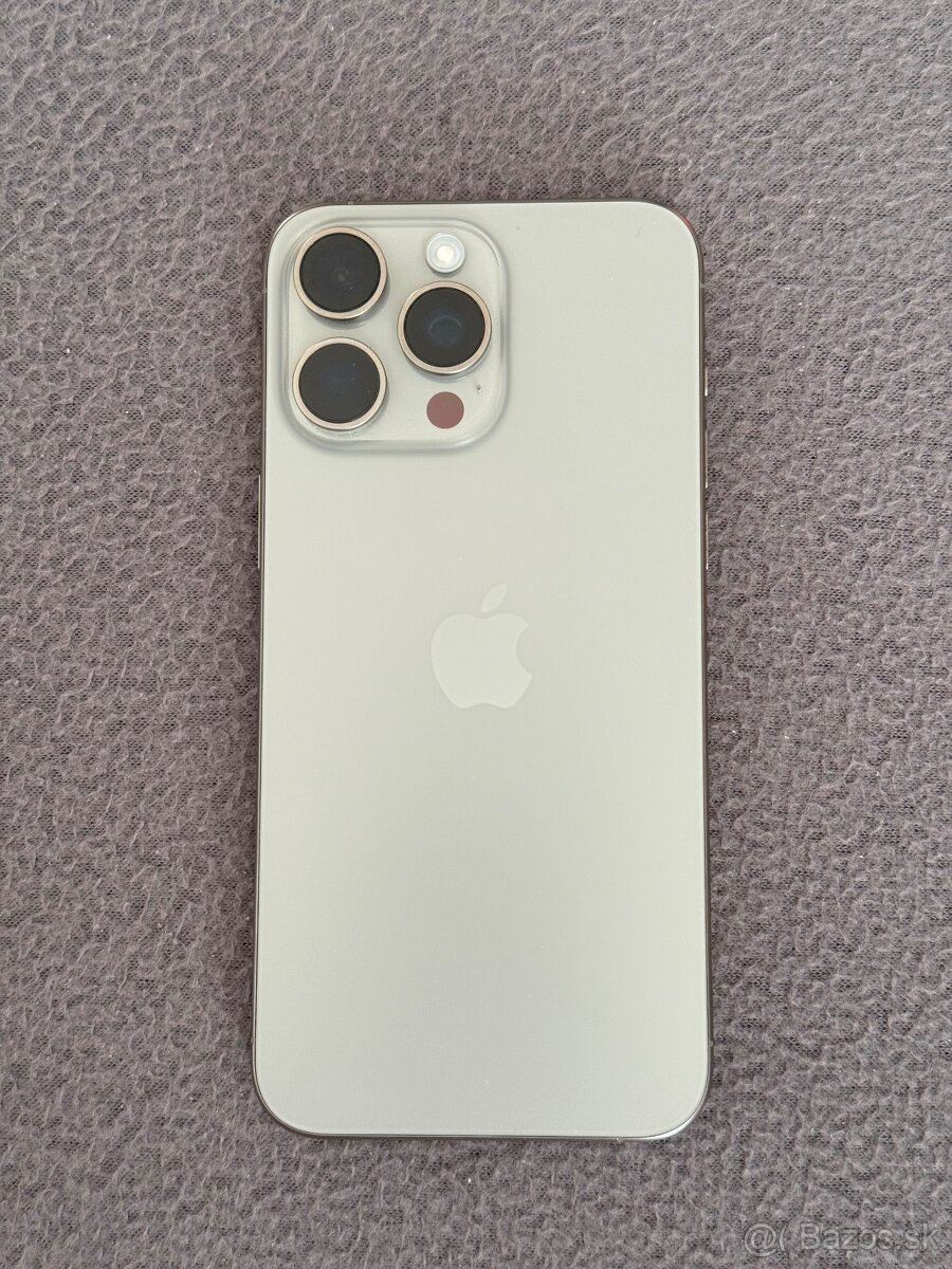 iPhone 15 Pro Max 256 GB - 4