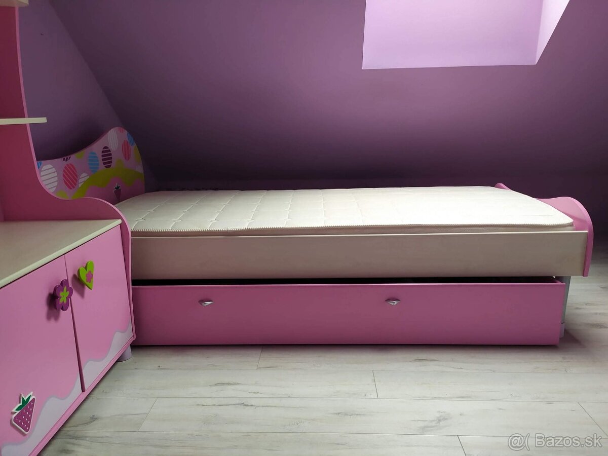 Krásny nábytok pre dievčatko - 4