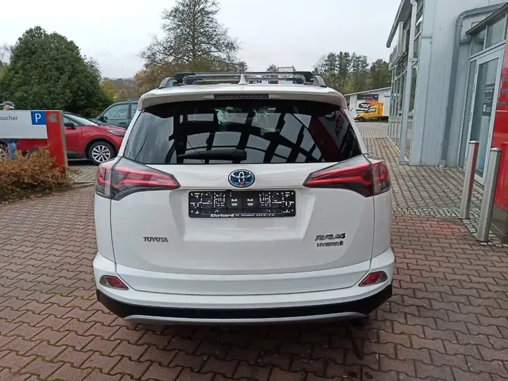 Toyota RAV4 Hybrid - 4