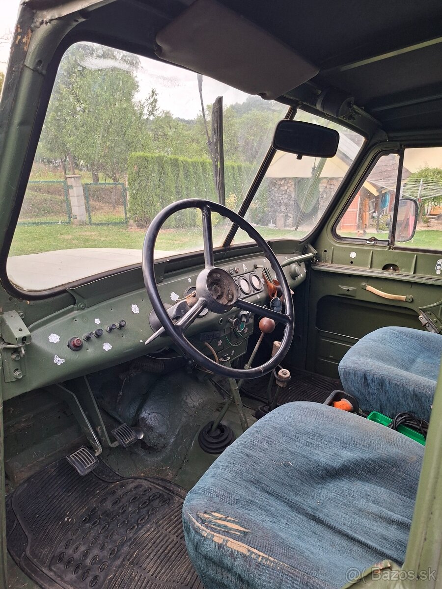 Uaz 469 - 4