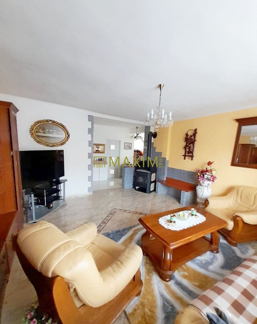 Dvojpodlažný 5 izb rodinný dom v Plaveckom Štvrtku - 4