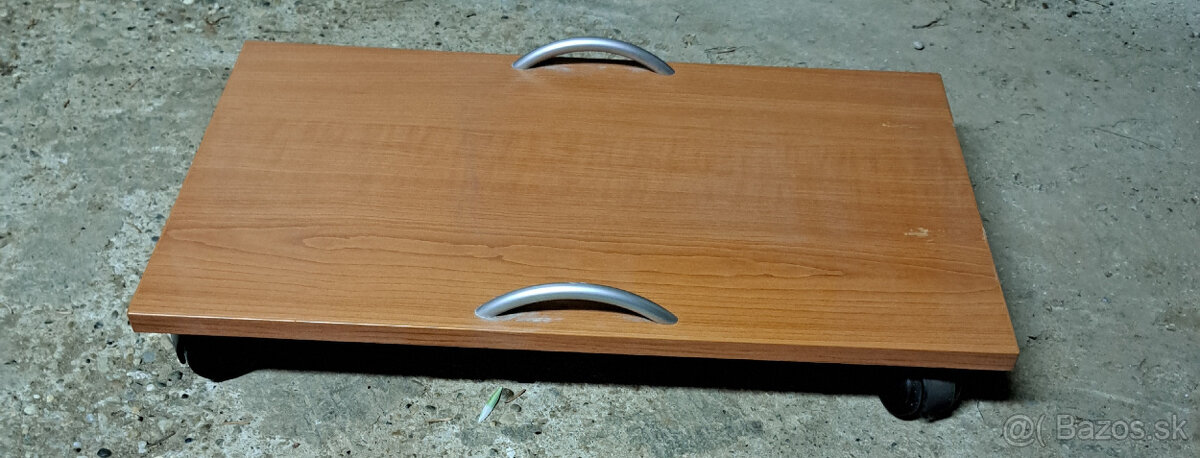 Darujem kancelárske stoly, policu, kontajner, vešiak - 4