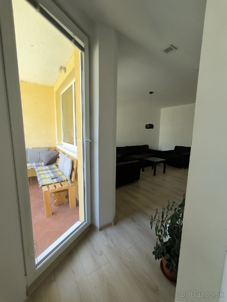 Prenájom 3-izbového bytu SNP - 4