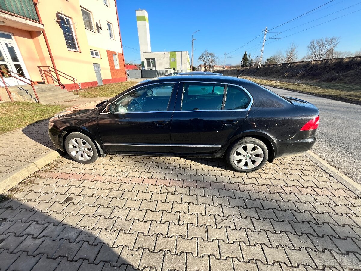 SKODA SUPERB - 4