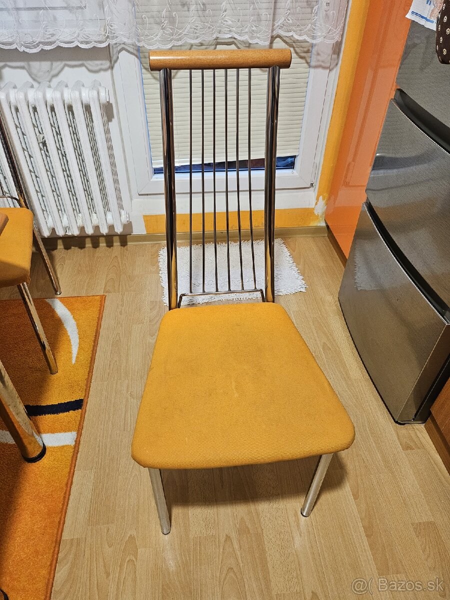 Kuchynský stôl a stoličky - 4