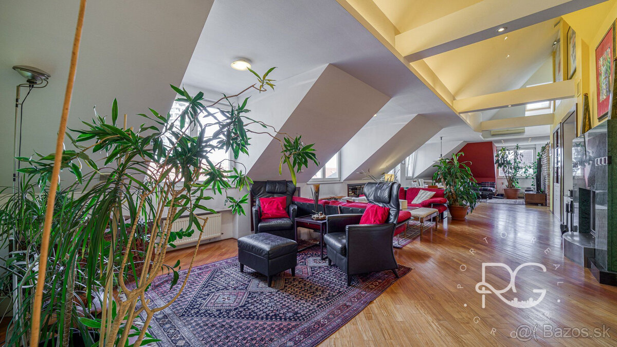 Pôsobivý staromestský byt s veľkou terasou s krásnym výhľado - 4