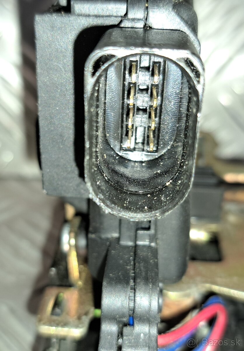 ZÁMOK DVERÍ - OCTAVIA 1, GOLF 4, SEAT LEON 1M - 4