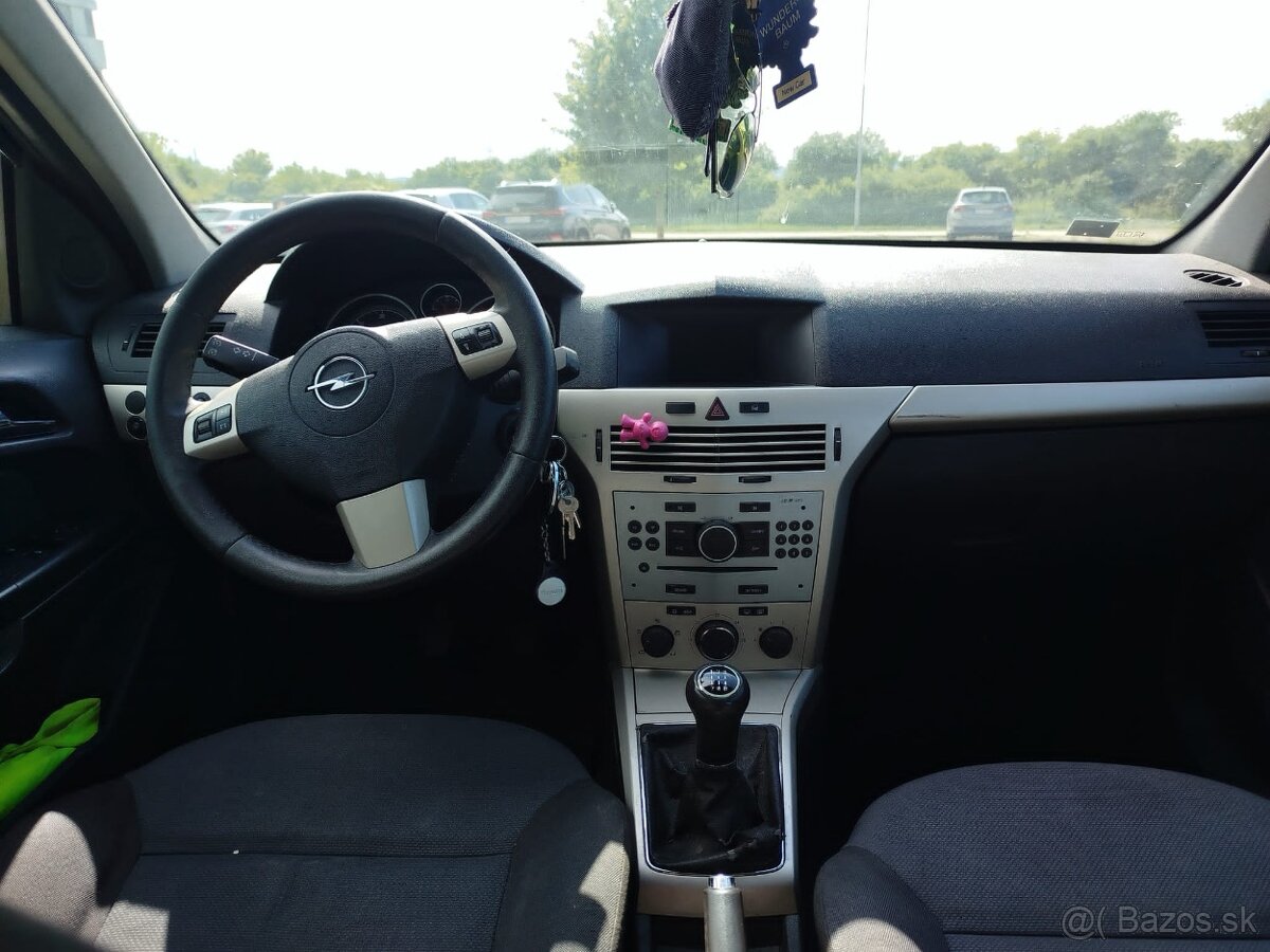 Opel Astra H 1.7 CDTI - 4