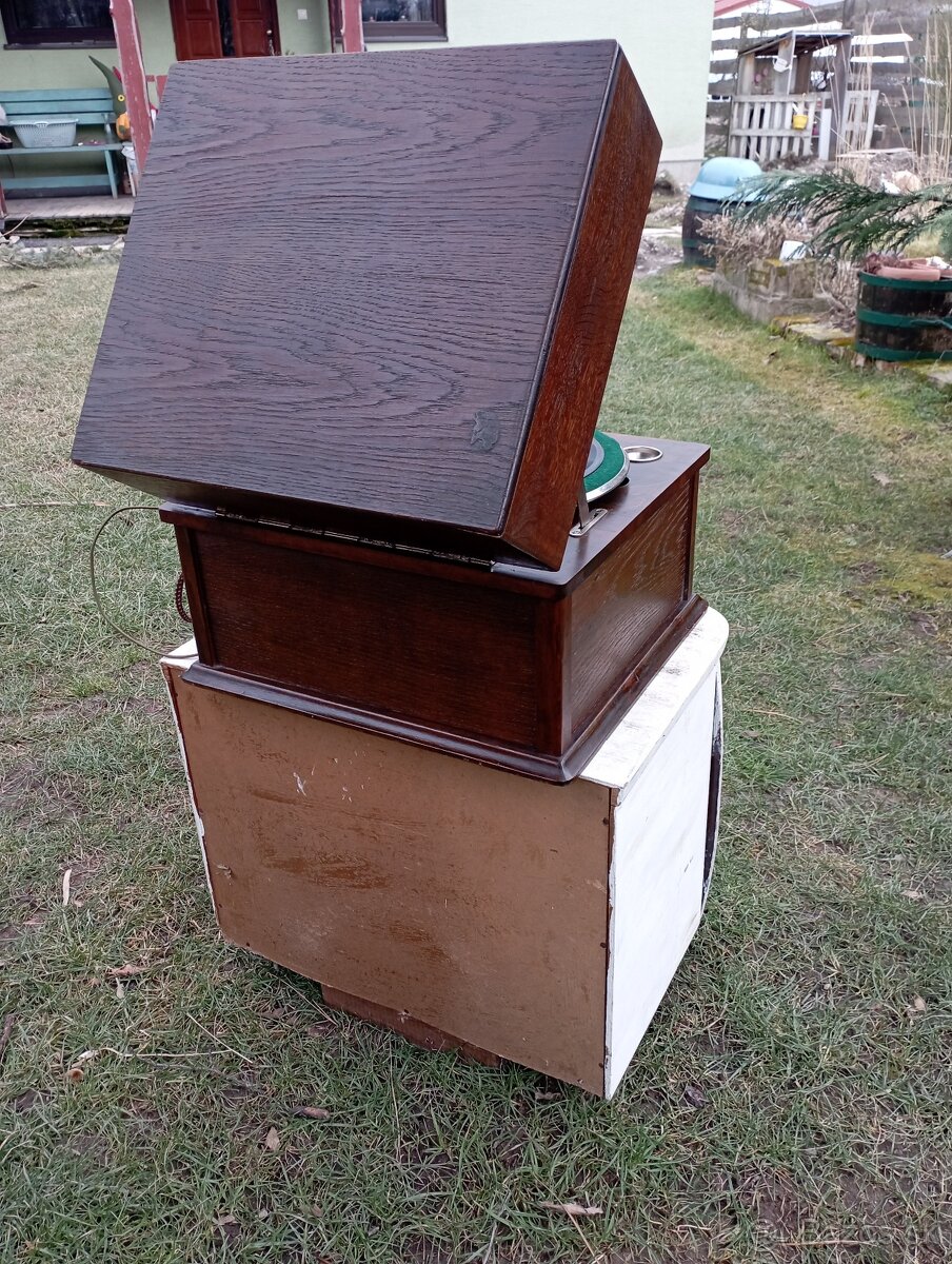 Starý gramofón Parlophon - 4