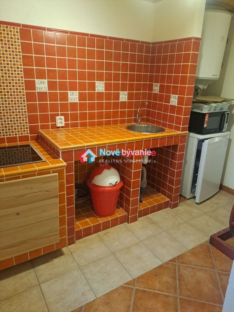 Krásna murovaná chata na Dubine II, pri obci Hranovnica - 4