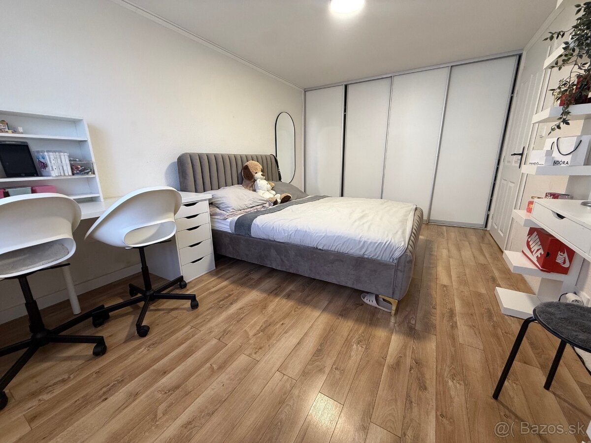 Rodinný dom s 2 bytovými jednotkami - 4