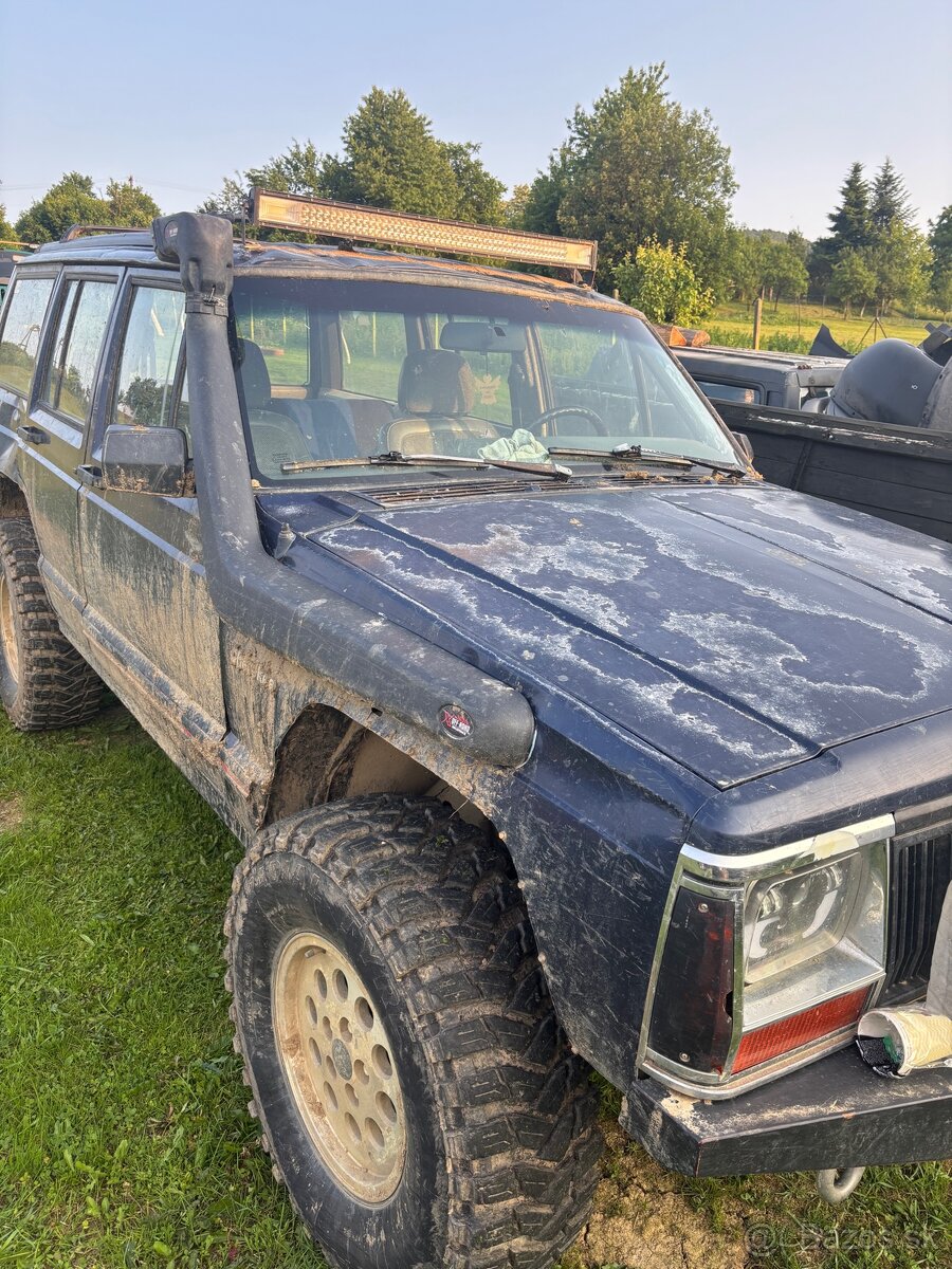 jeep chceekee 2,5td predfacelift