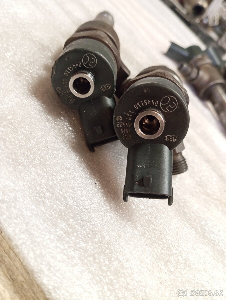 Vstrekovacie trysky 0445110119 - 4