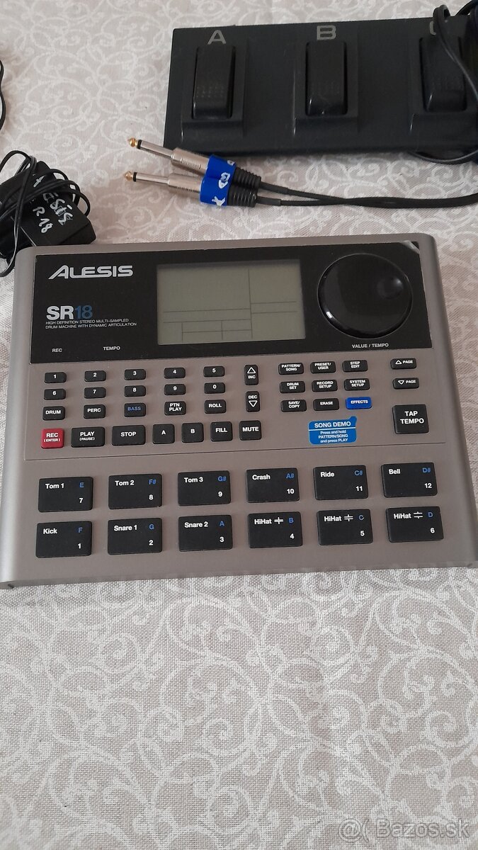 ALESIS SR18 - 4