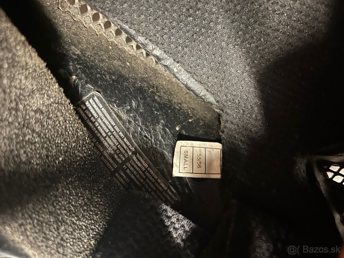 Čierna helma od značky Las - 4