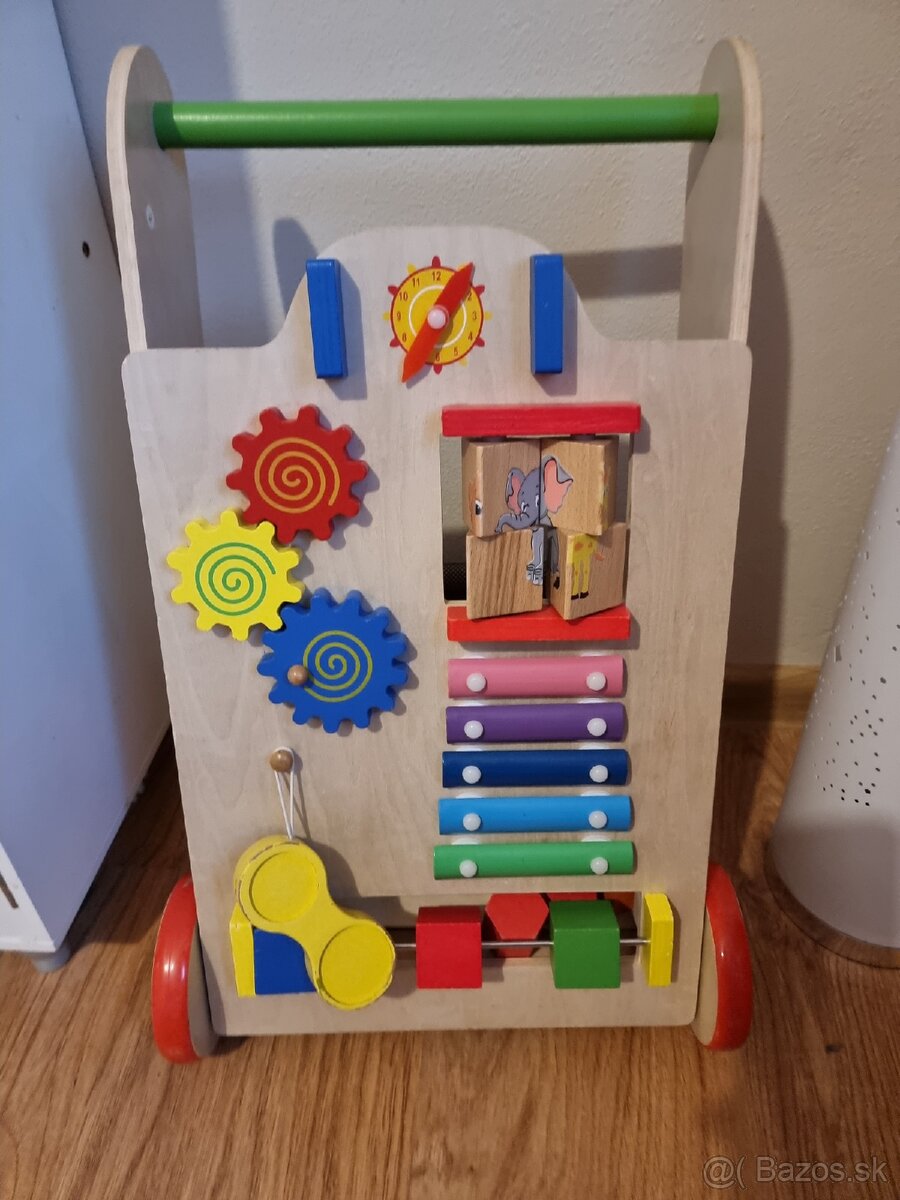 Chodítko drevené a plastové hracie - 4