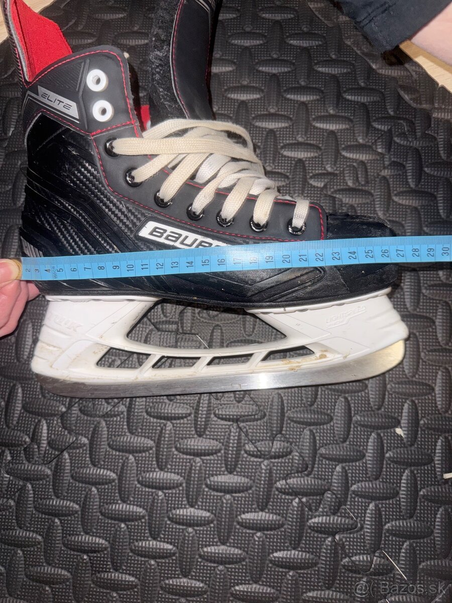 Bauer korcule a prilba - 4