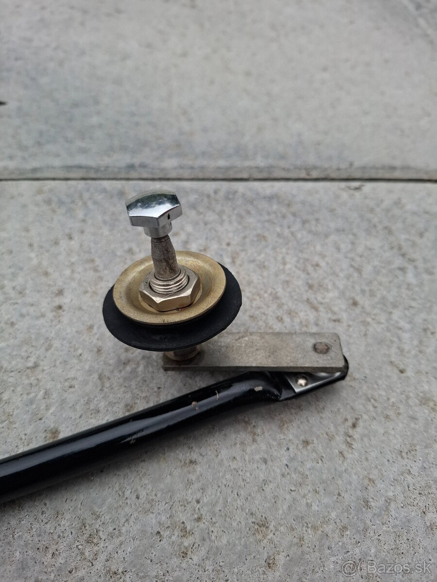 Táhla stěračů Škoda 1203 - 4