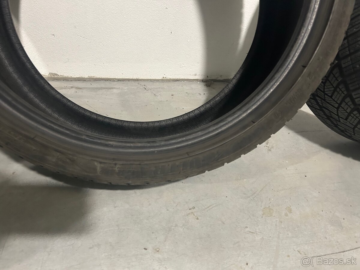 GoodYear UltraGrip + 245/30 R20 95W - 4