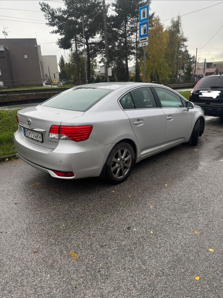 TOYOTA AVENSIS T27 ROK 2013 - 4