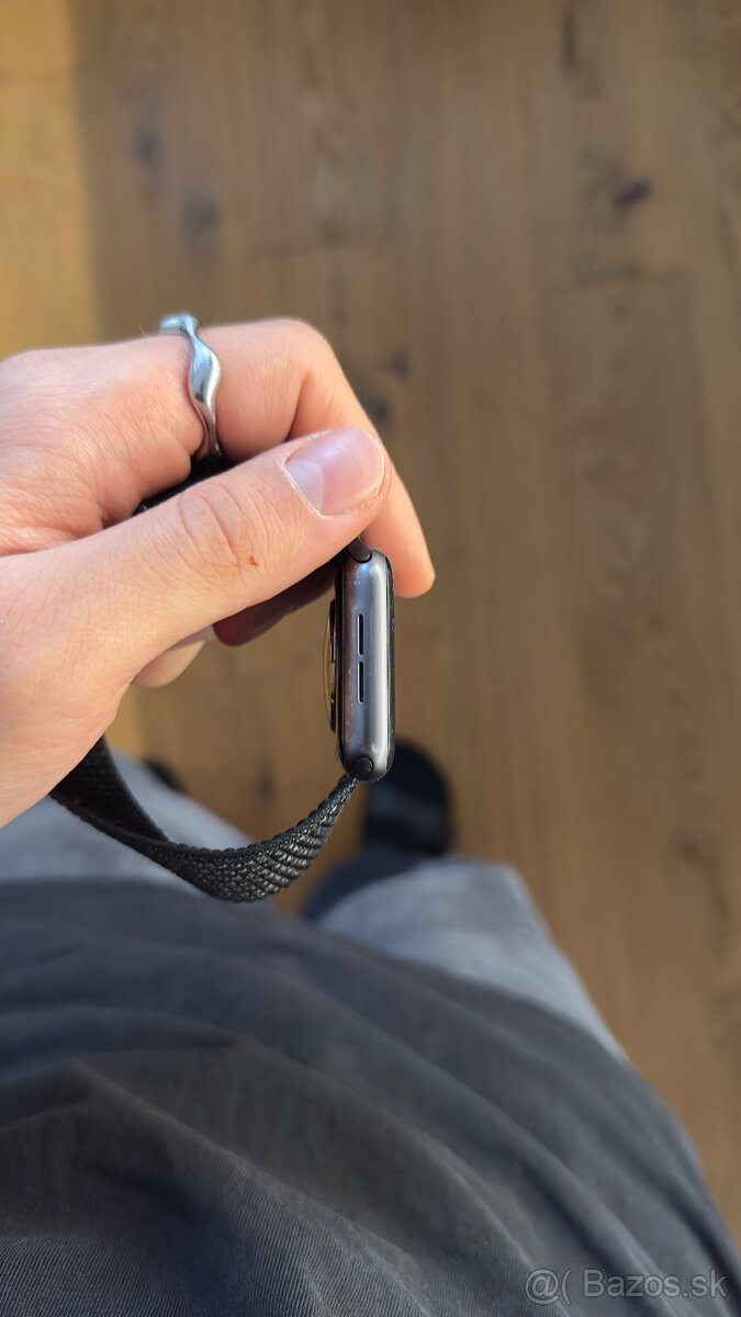 Apple Watch Series 5 Nike Edition - 4