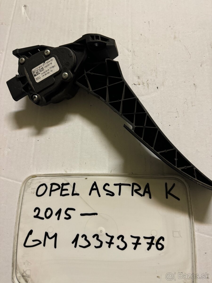 Opel Astra K 2009-2015 Opel astra J. - 4