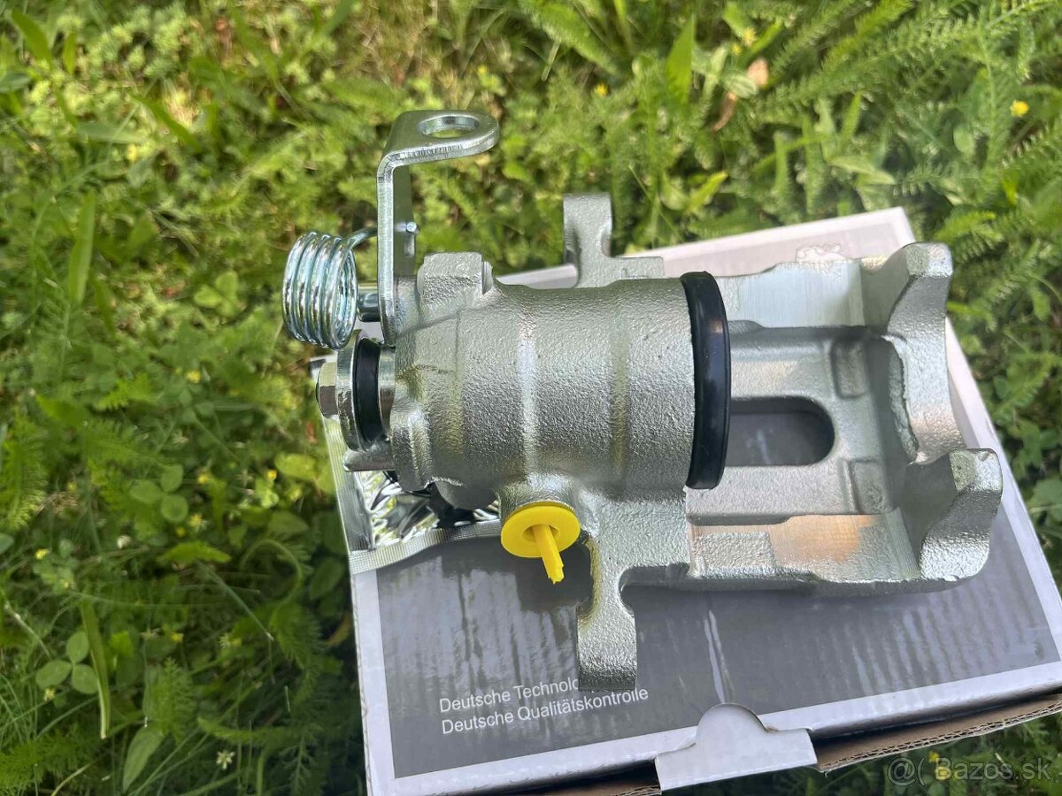 Brzdový strmeň na VW Passat Variant B4 - 4