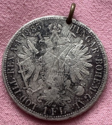 Mince strieborné - dobové prívesky - 4